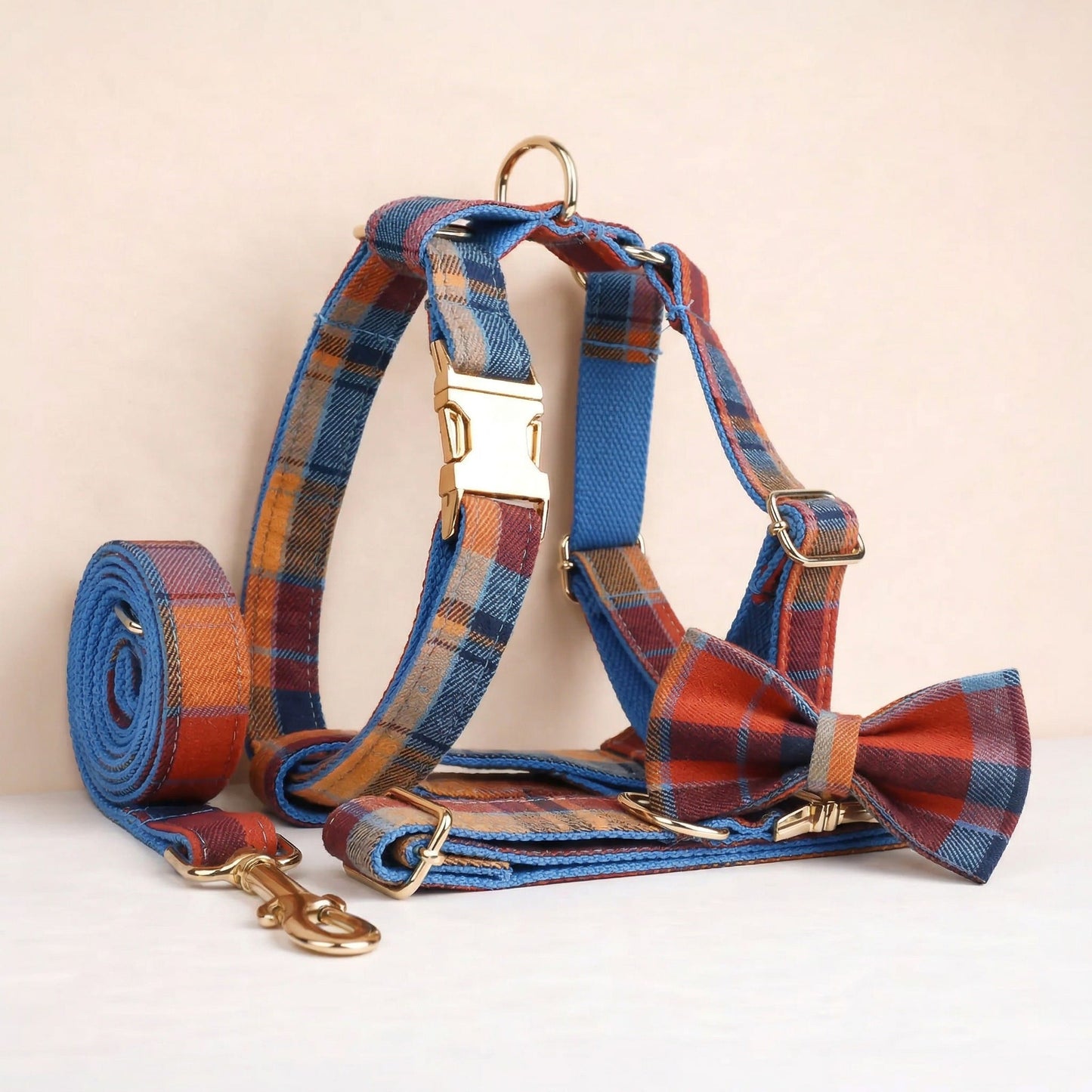 Pet Collars & Harnesses
