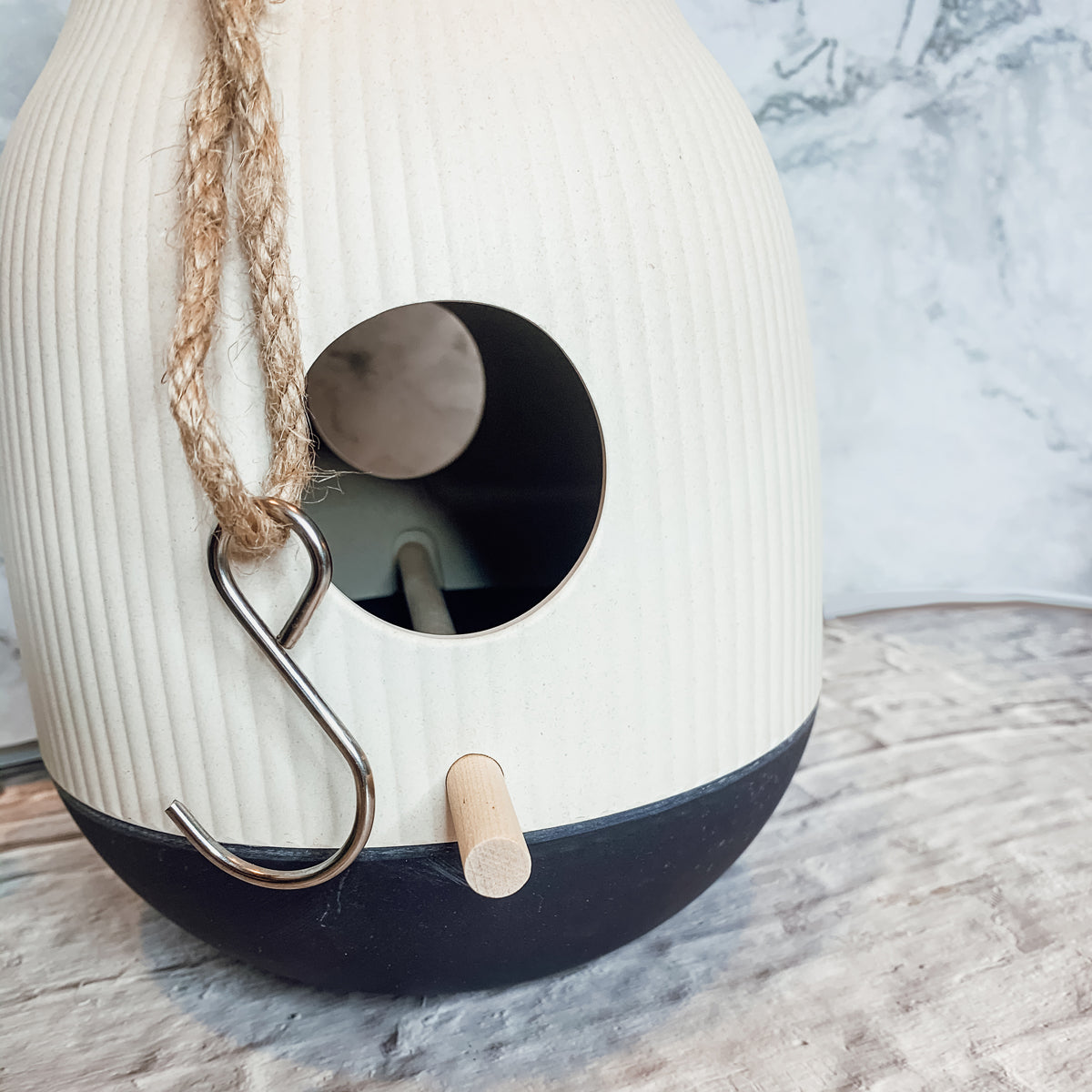 Cocoon Bird Feeder Resin Hanging Modern Garden Feeder Weatherproof Easy Clean